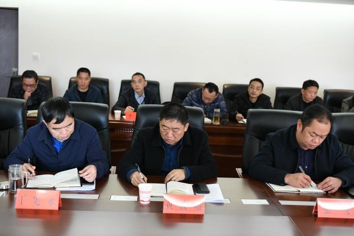八卦一算得金言,天掉馅饼砸蛇上是什么生肖,警惕虚假宣传、全面解答、定量解答解释落实