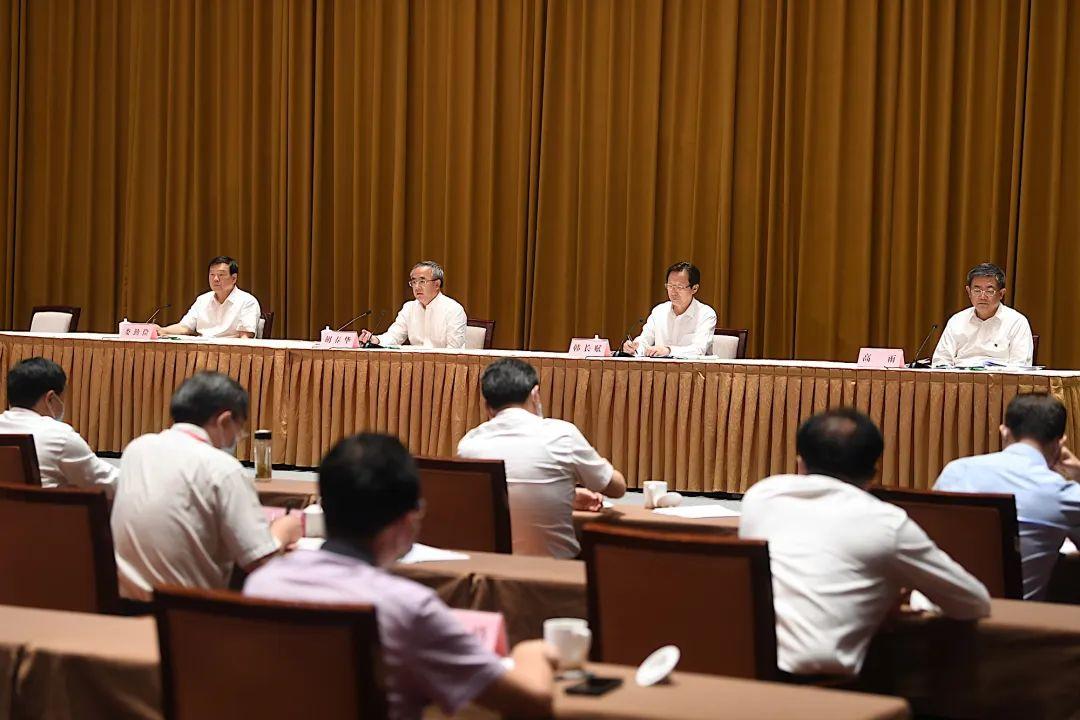 八卦一算得金言,天掉馅饼砸蛇上是什么生肖,警惕虚假宣传、全面解答、定量解答解释落实